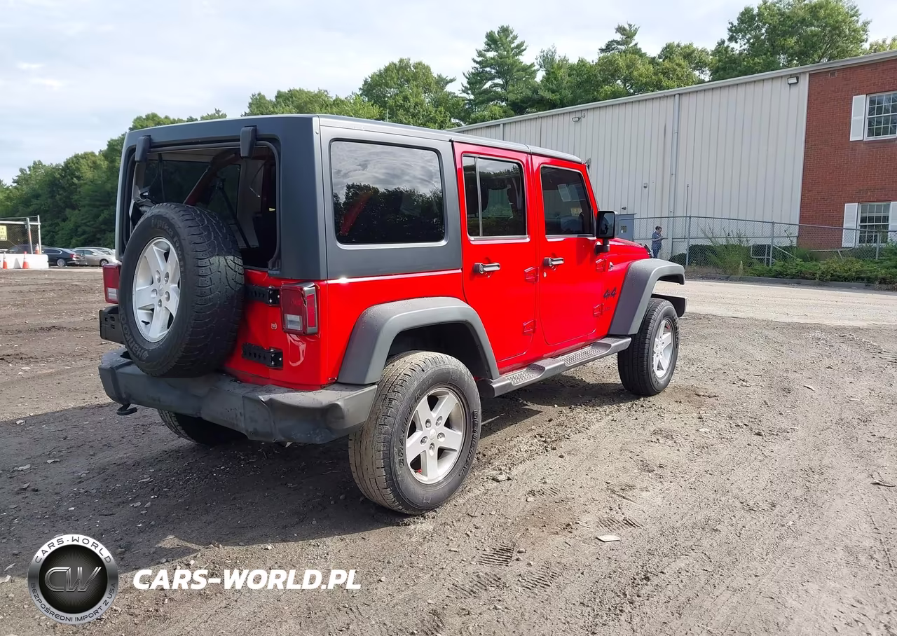 2014 Jeep Wrangler Unlimited Sport VIN:1C4HJWDG6EL320827 - 4