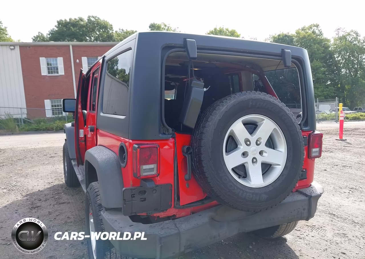 2014 Jeep Wrangler Unlimited Sport VIN:1C4HJWDG6EL320827 - 6
