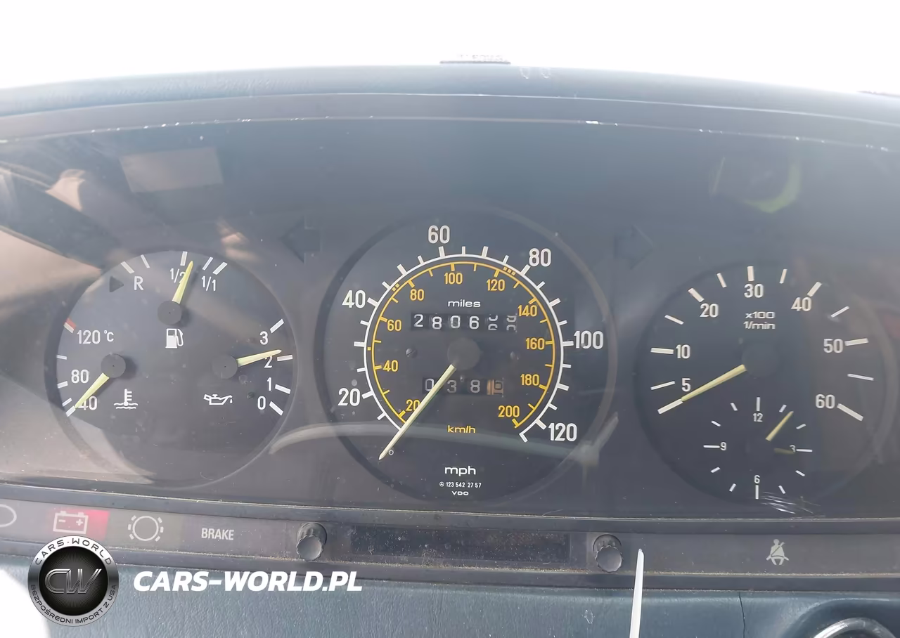 1985 Mercedes-Benz 300 Cdt VIN:WDBAB53A5FA245314 - 7
