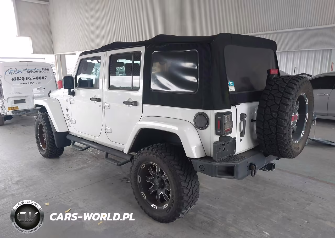 2014 Jeep Wrangler Unlimited Altitude VIN:1C4BJWEG2EL323003 - 3