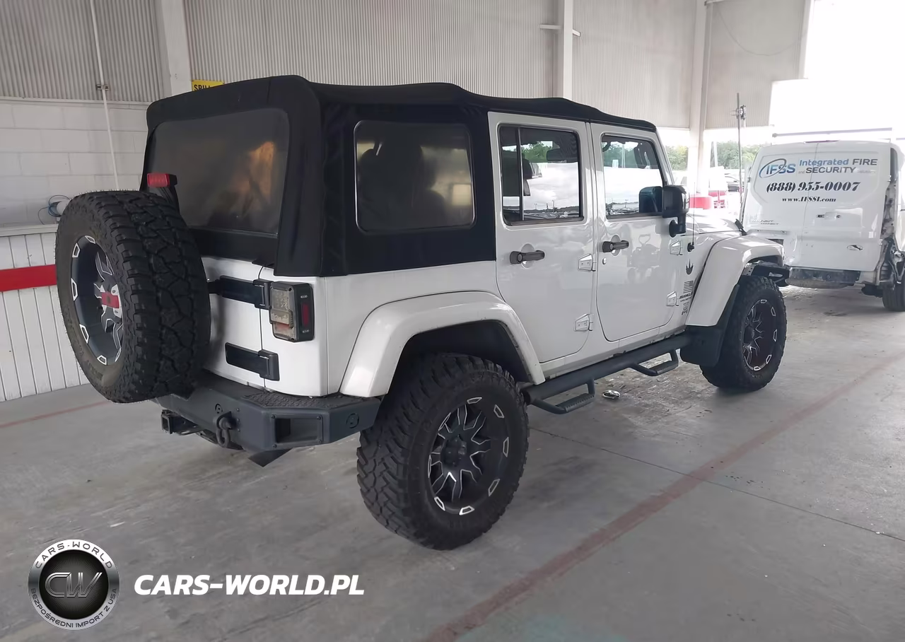2014 Jeep Wrangler Unlimited Altitude VIN:1C4BJWEG2EL323003 - 4