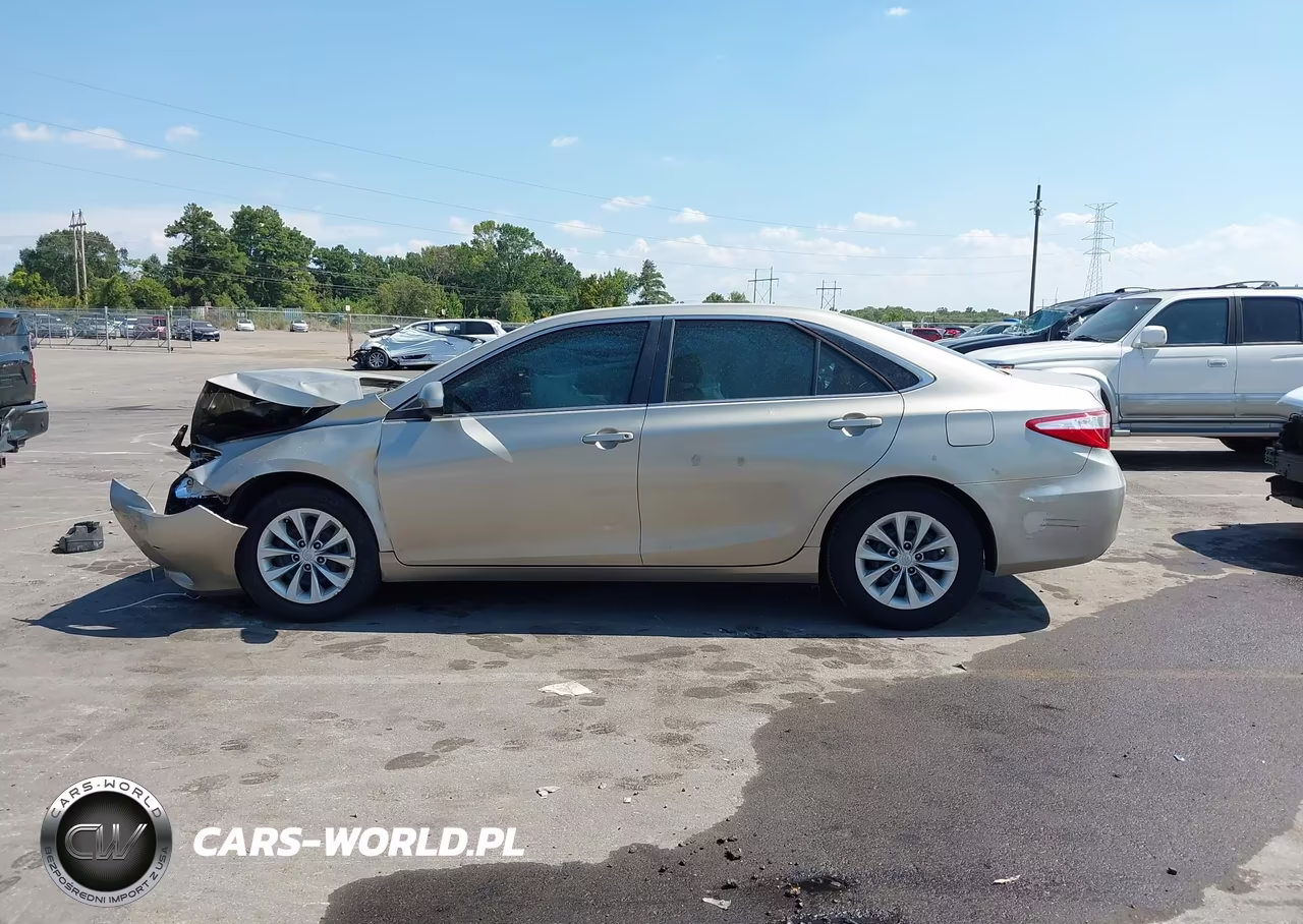 2016 Toyota Camry Le VIN:4T4BF1FK8GR517539 - 14