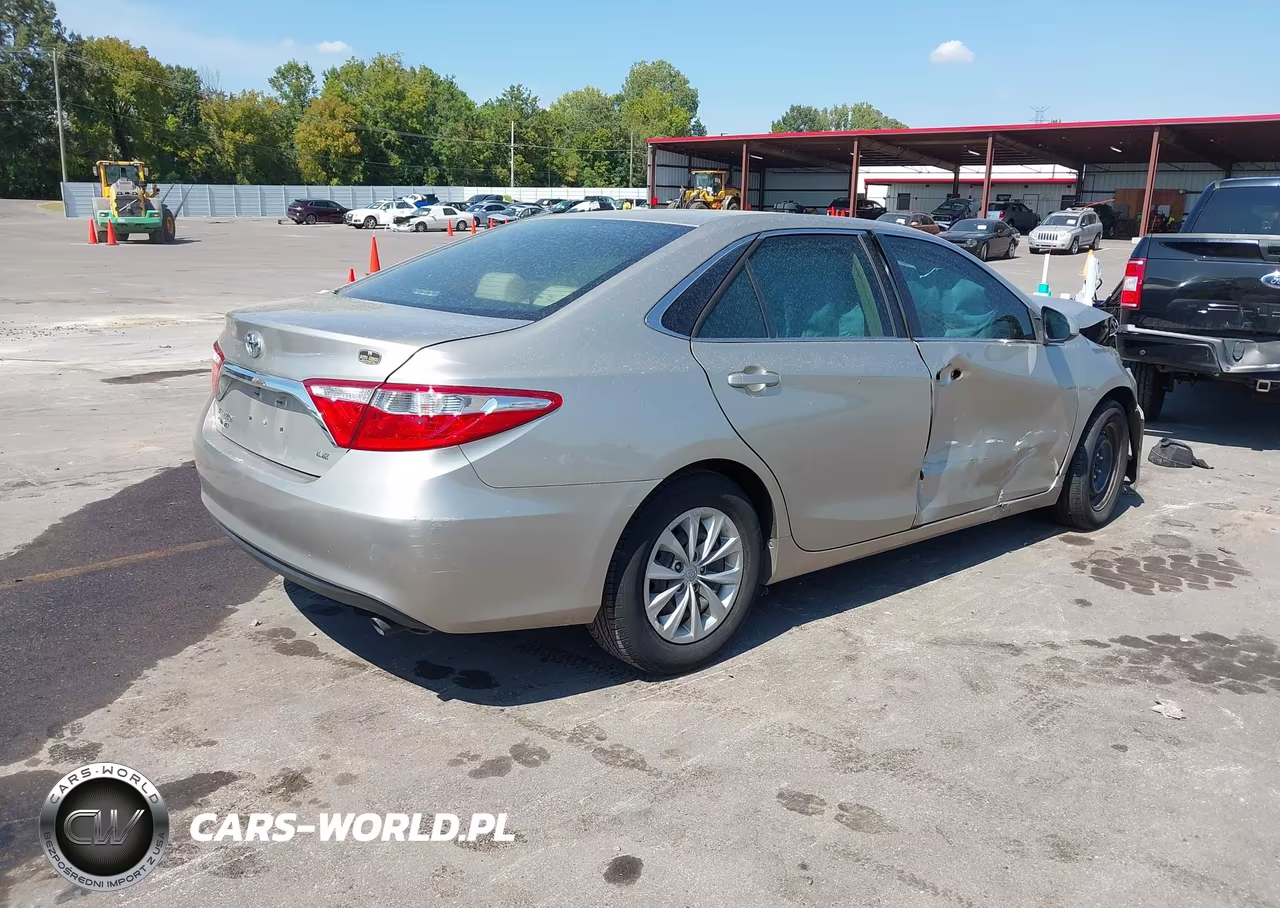 2016 Toyota Camry Le VIN:4T4BF1FK8GR517539 - 4
