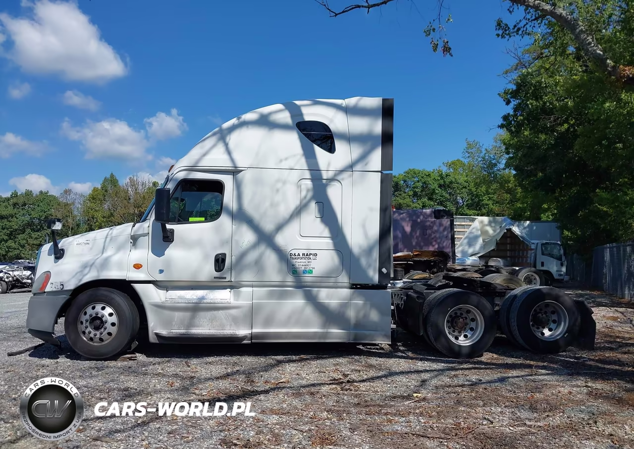 2015 Freightliner Cascadia 125 VIN:3AKJGLD59FSGD4983 - 18