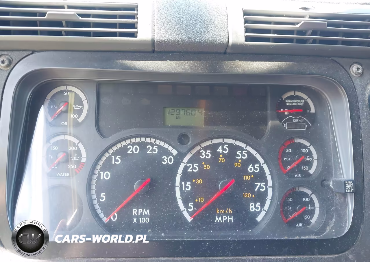 2015 Freightliner Cascadia 125 VIN:3AKJGLD59FSGD4983 - 5