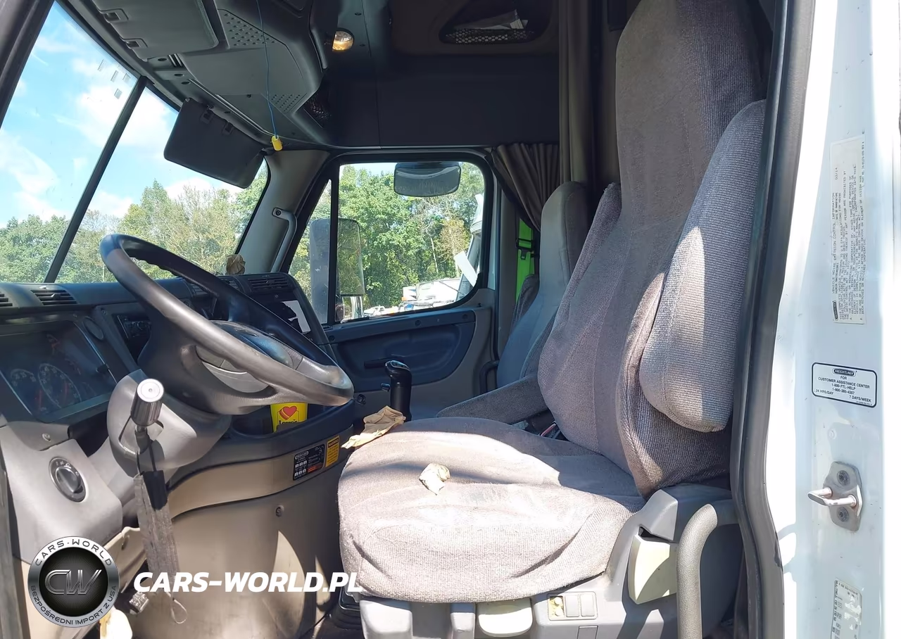 2015 Freightliner Cascadia 125 VIN:3AKJGLD59FSGD4983 - 6
