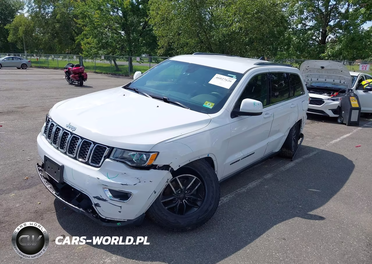 2019 Jeep Grand Cherokee Laredo E 4X4 VIN:1C4RJFAGXKC674774 - 2