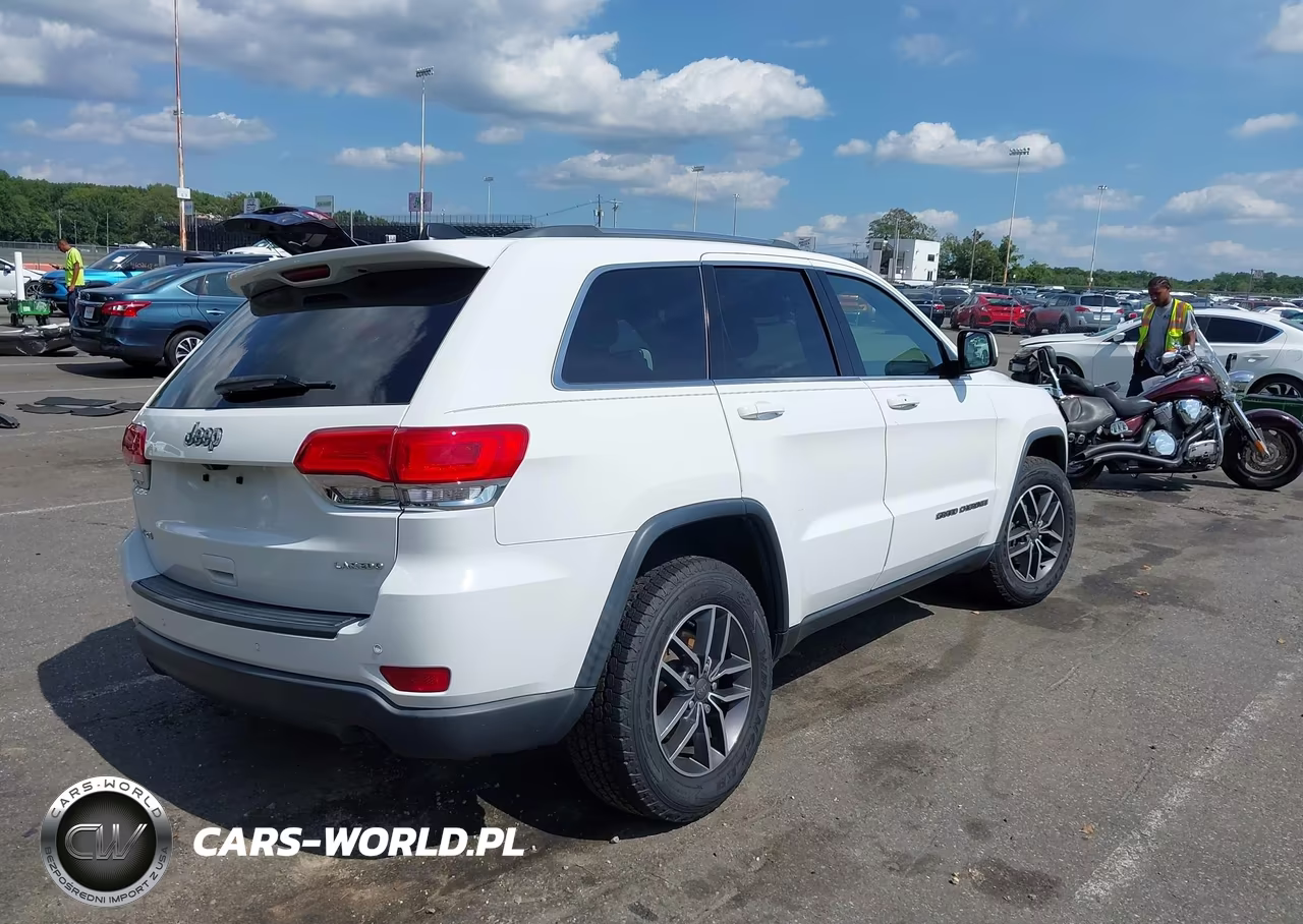 2019 Jeep Grand Cherokee Laredo E 4X4 VIN:1C4RJFAGXKC674774 - 4
