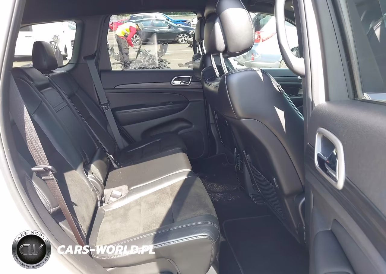 2019 Jeep Grand Cherokee Laredo E 4X4 VIN:1C4RJFAGXKC674774 - 8
