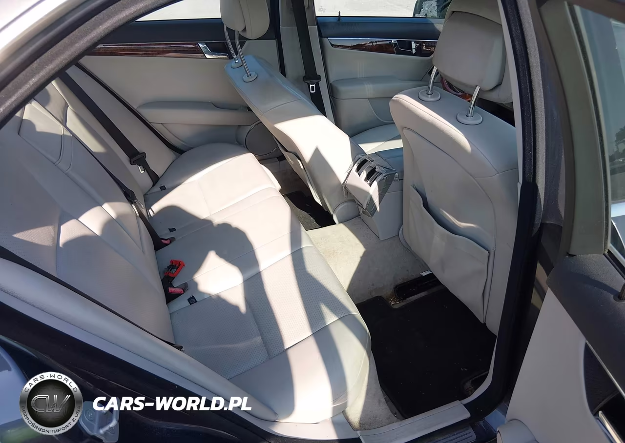 2010 Mercedes-Benz C 300 Luxury 4Matic-Sport 4Matic VIN:WDDGF8BB9AF462975 - 8