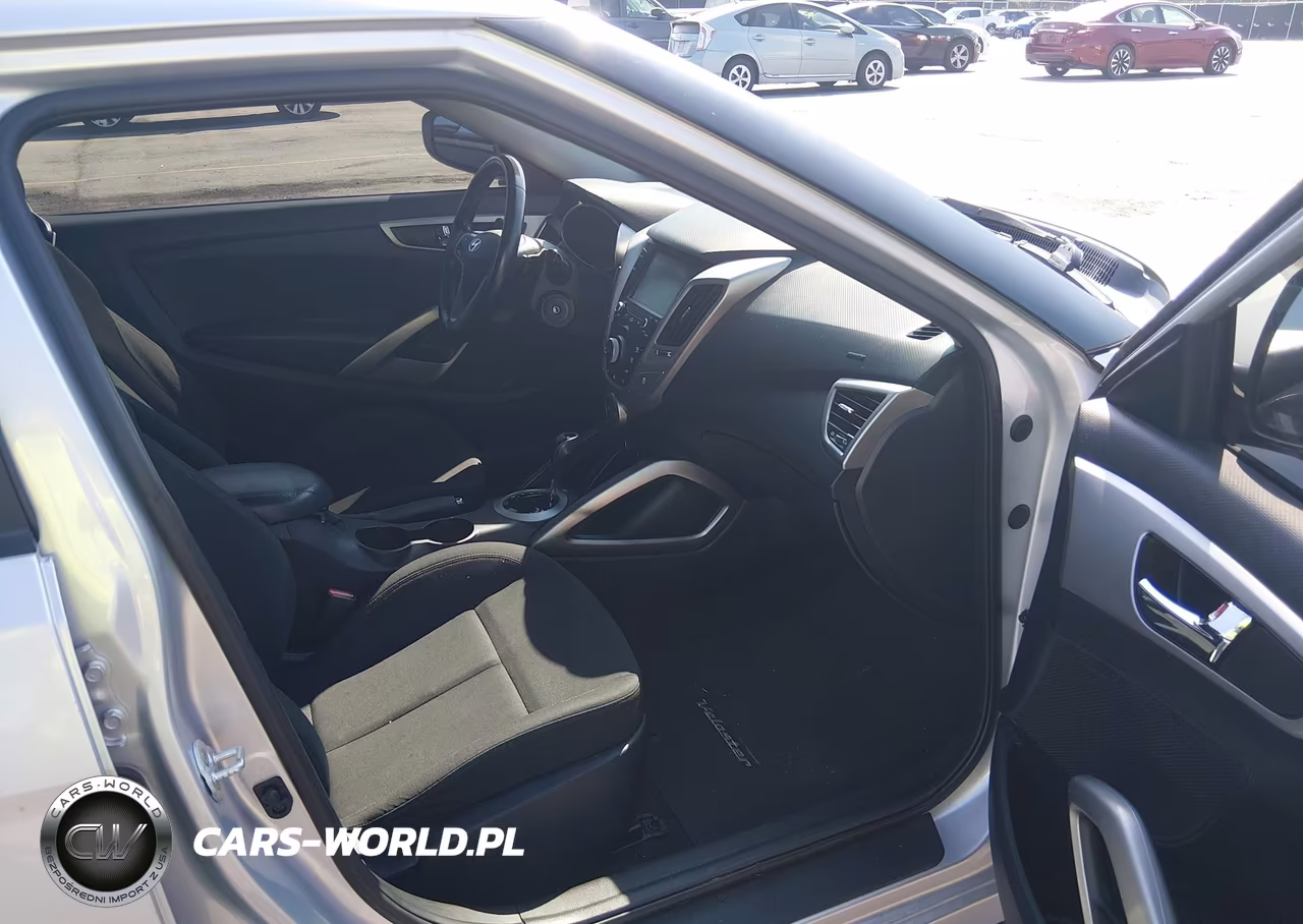 2017 Hyundai Veloster VIN:KMHTC6AD3HU310250 - 5