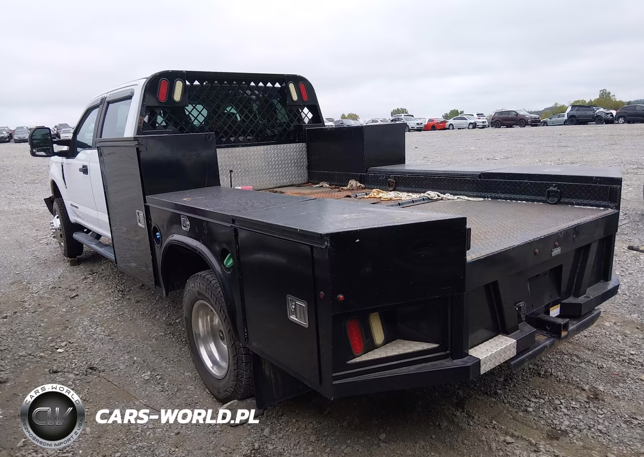 2017 Ford F-350 Chassis Xl VIN:1FD8W3HT2HEE81252 - 3