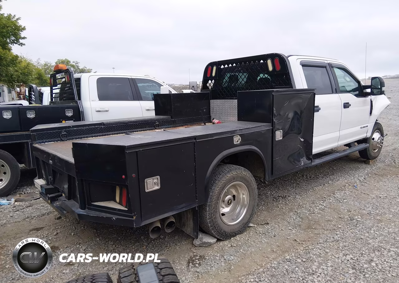 2017 Ford F-350 Chassis Xl VIN:1FD8W3HT2HEE81252 - 4