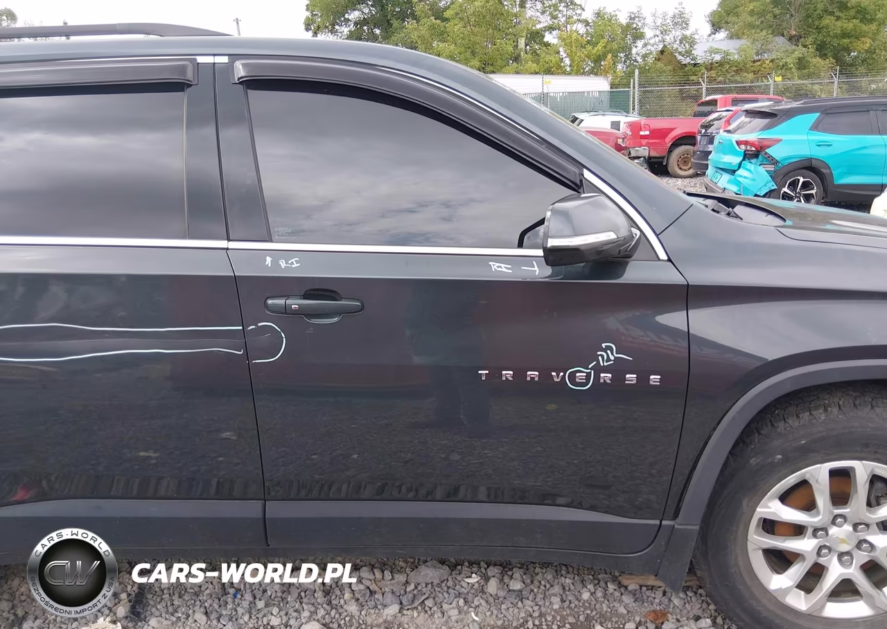 2018 Chevrolet Traverse Lt Cloth VIN:1GNEVGKW8JJ215470 - 17