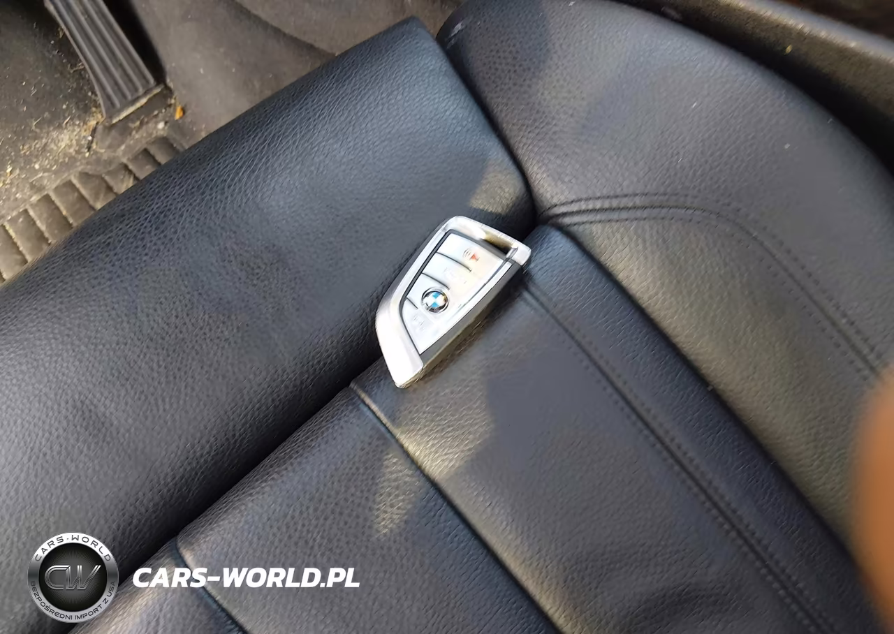 2015 BMW X5 xDrive50I VIN:5UXKR6C57F0J76009 - 11