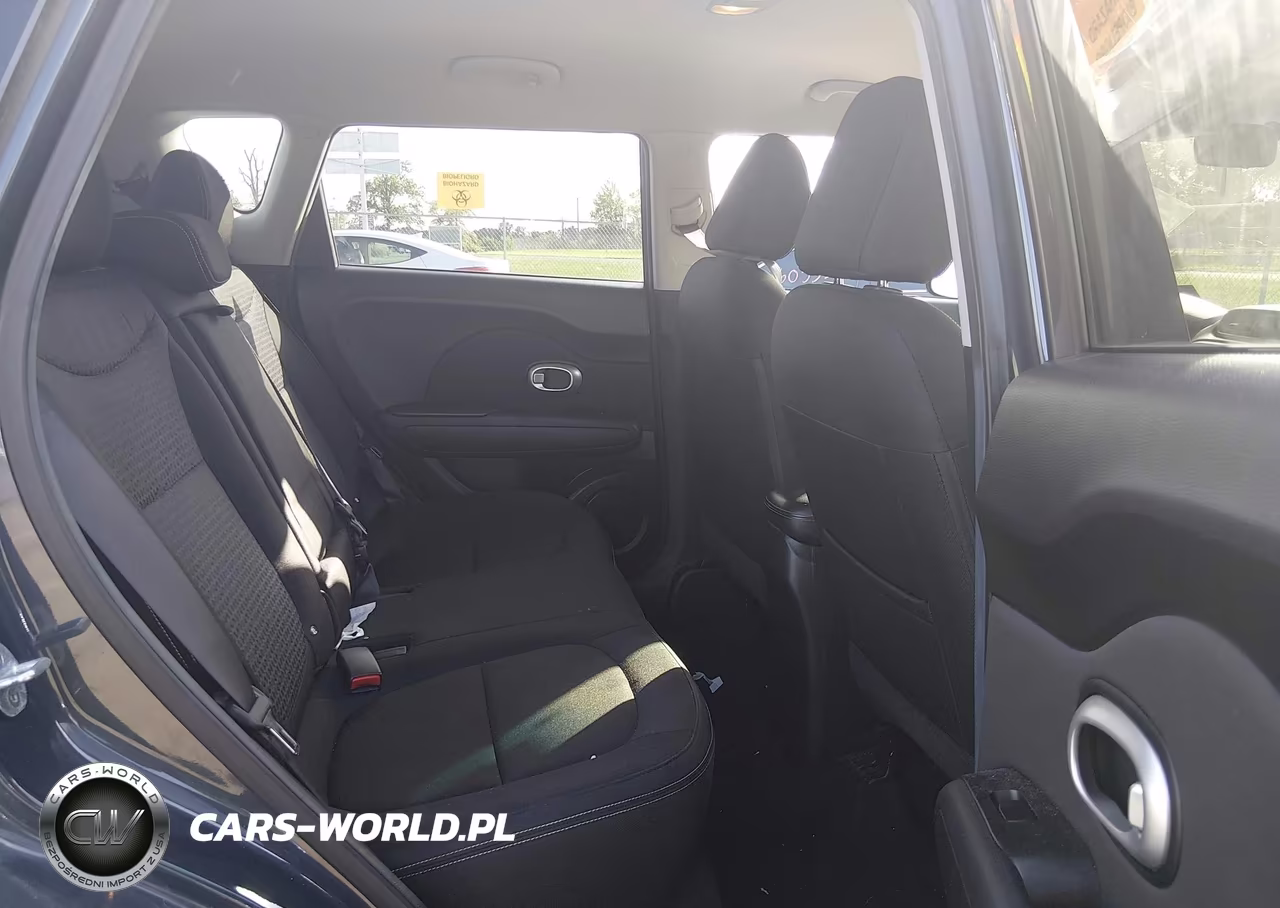 2016 Kia Soul + VIN:KNDJP3A56G7365411 - 8