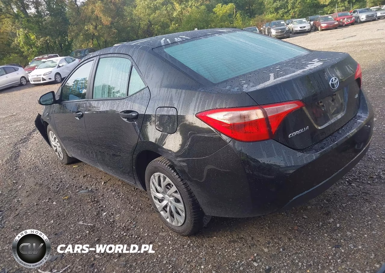 2017 Toyota Corolla Le VIN:2T1BURHE3HC837523 - 3