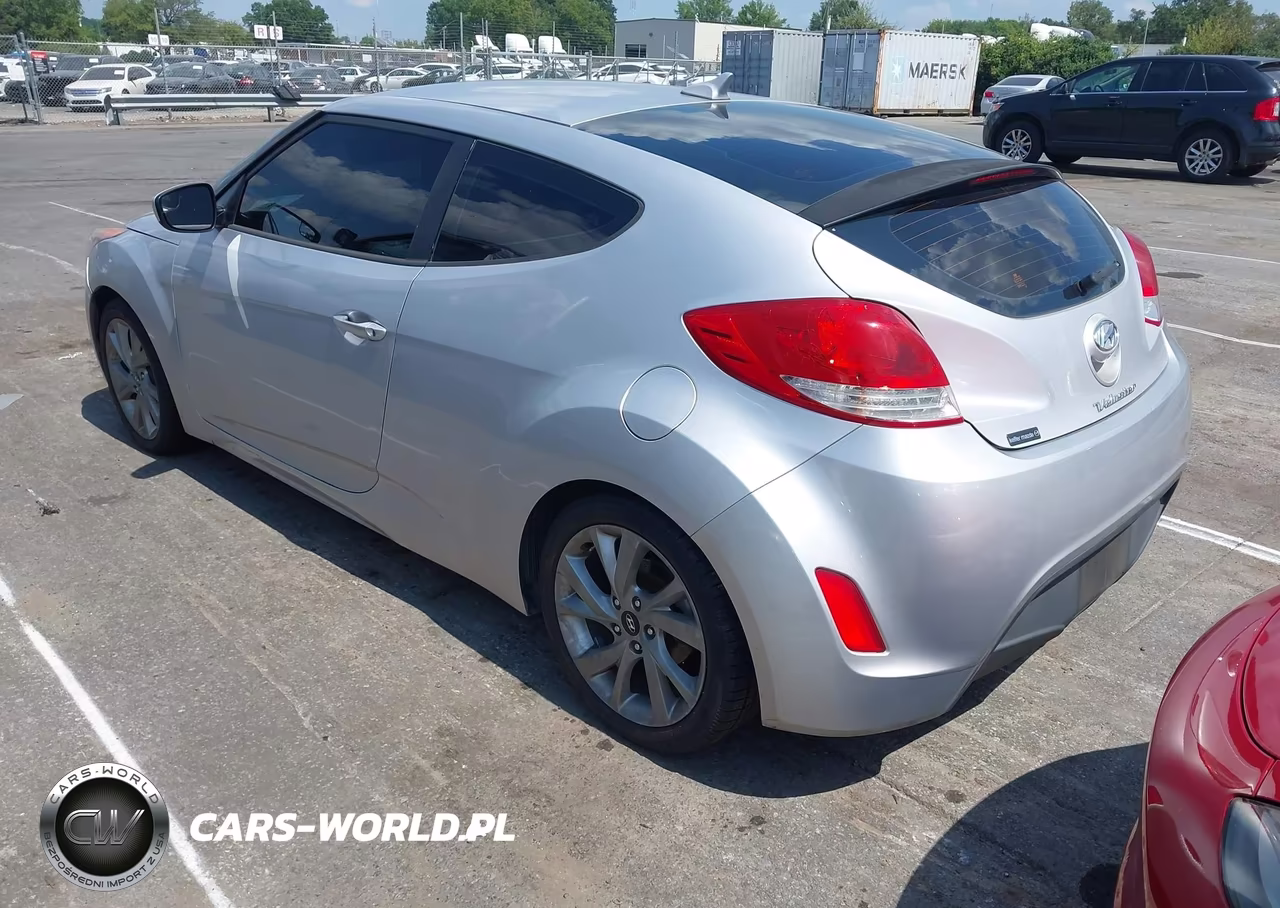 2016 Hyundai Veloster VIN:KMHTC6AD9GU274983 - 3