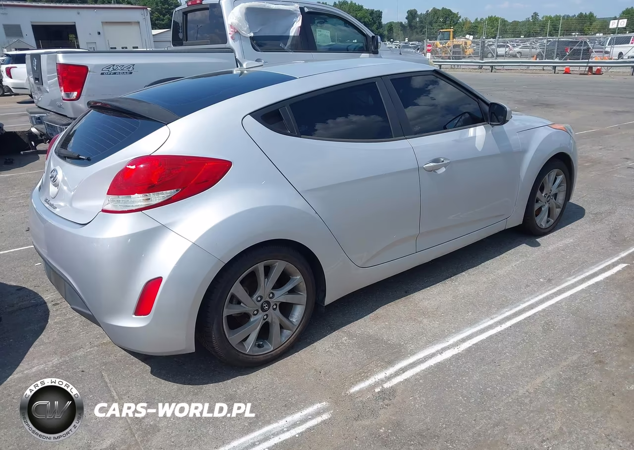 2016 Hyundai Veloster VIN:KMHTC6AD9GU274983 - 4