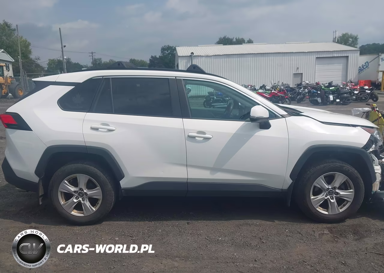 2021 Toyota Rav4 Xle VIN:2T3P1RFV0MW153109 - 13