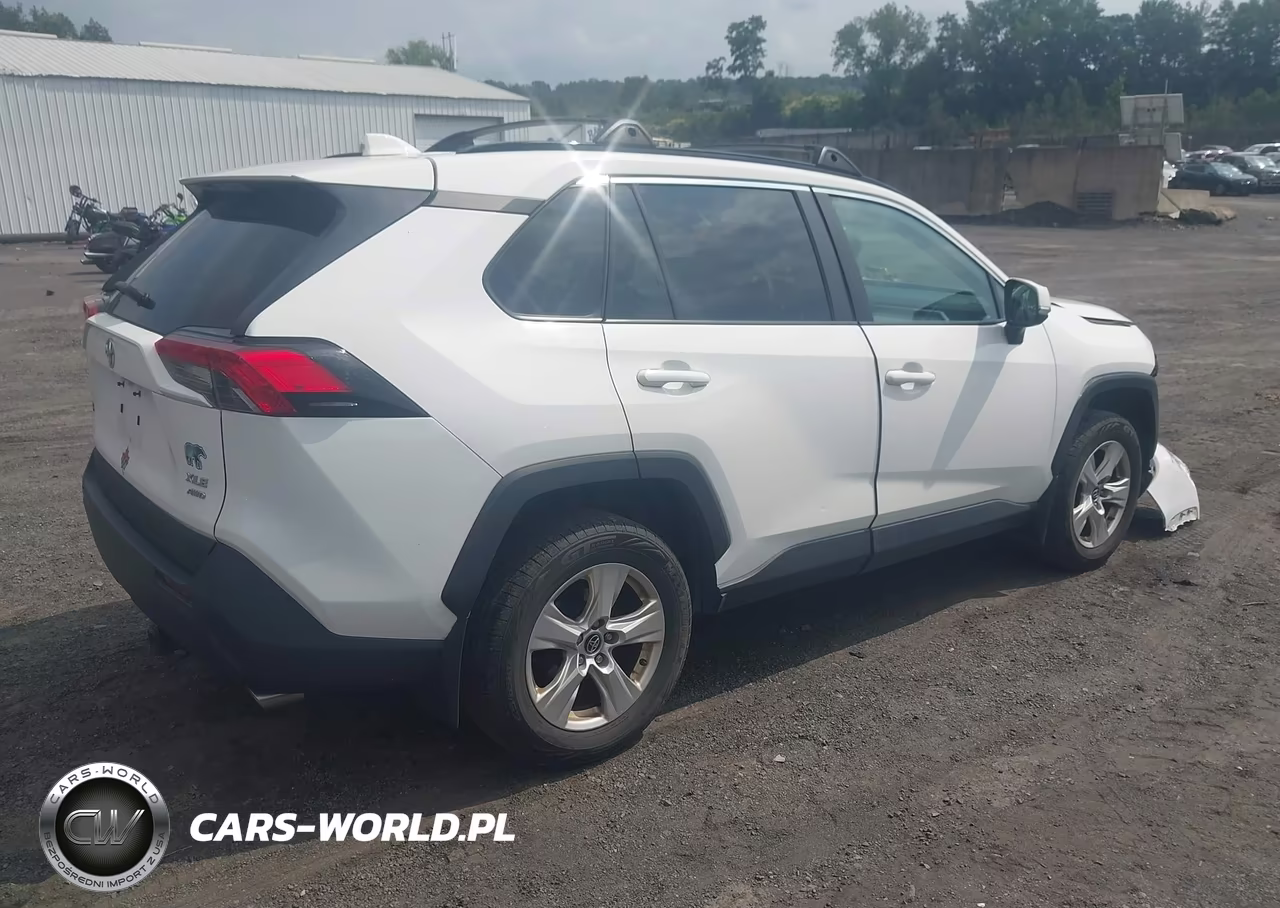 2021 Toyota Rav4 Xle VIN:2T3P1RFV0MW153109 - 4
