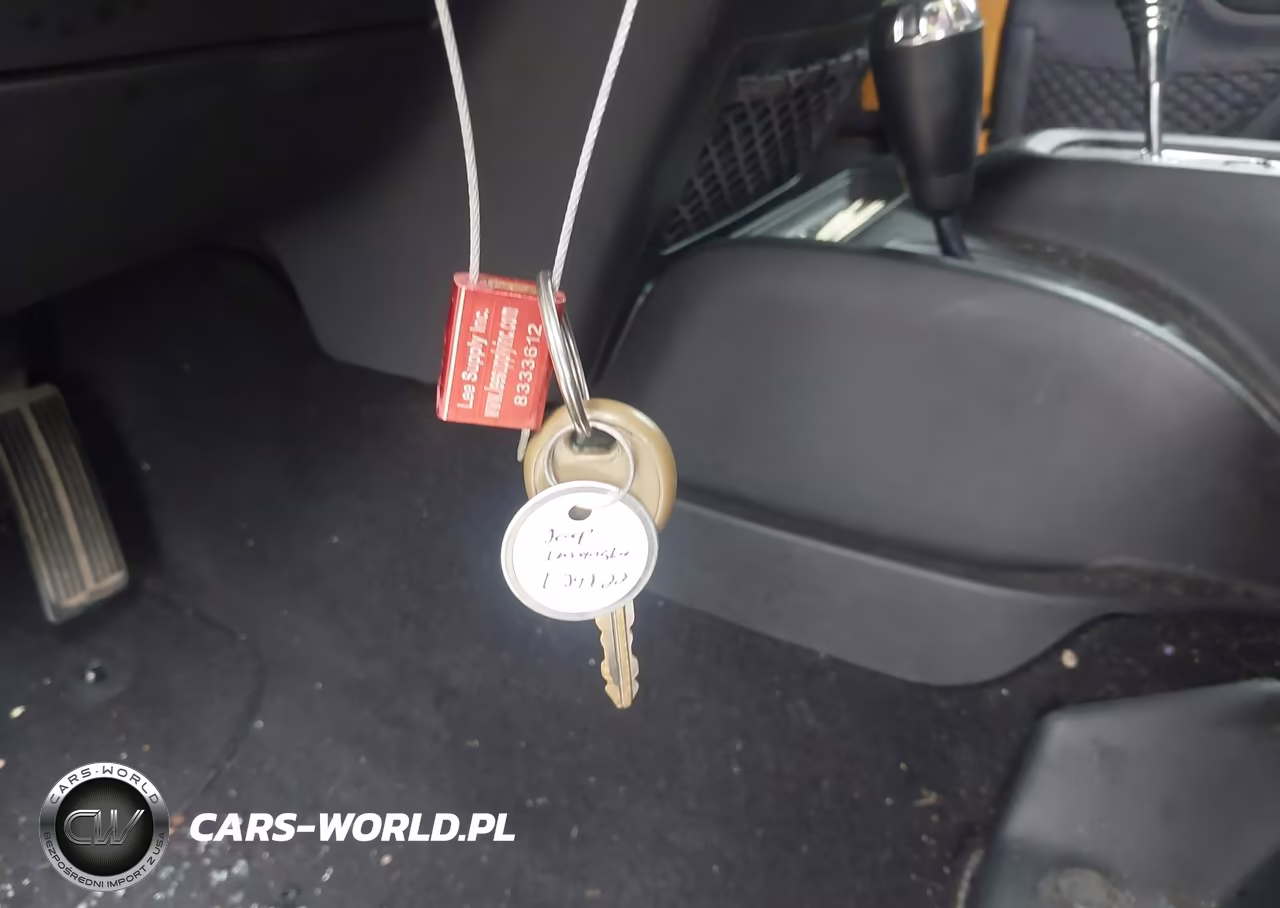 2014 Jeep Wrangler Unlimited Sport VIN:1C4BJWDG7EL252902 - 11