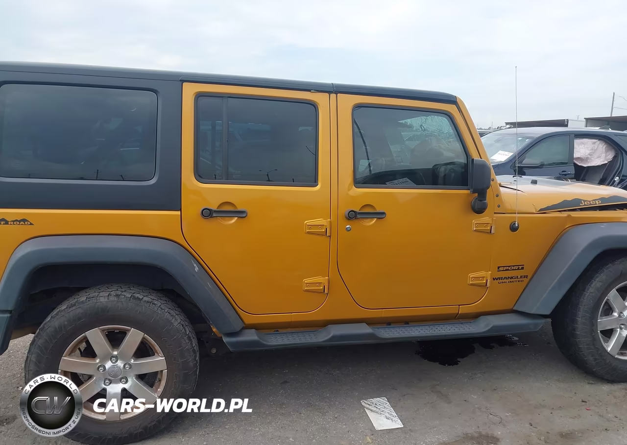 2014 Jeep Wrangler Unlimited Sport VIN:1C4BJWDG7EL252902 - 13