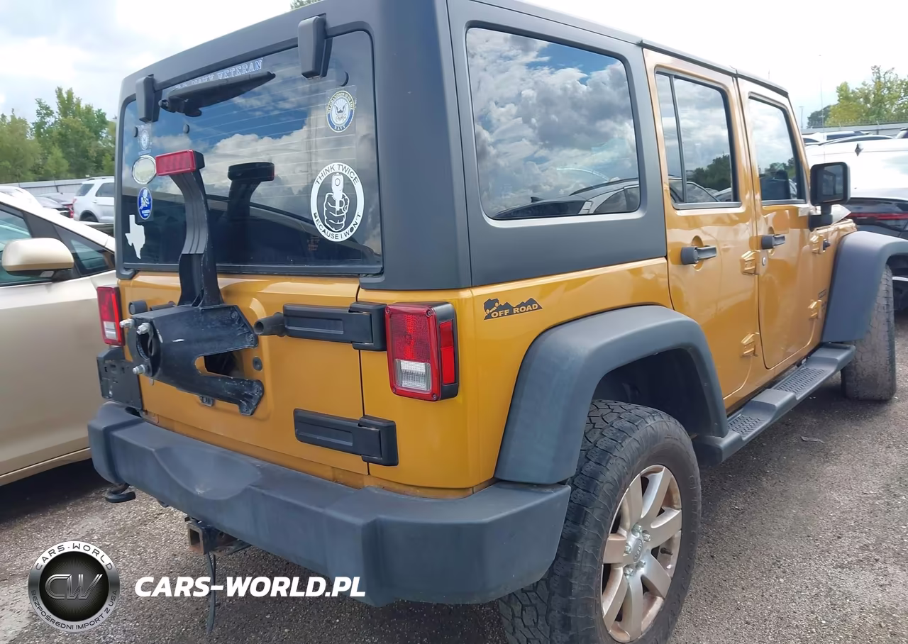2014 Jeep Wrangler Unlimited Sport VIN:1C4BJWDG7EL252902 - 4