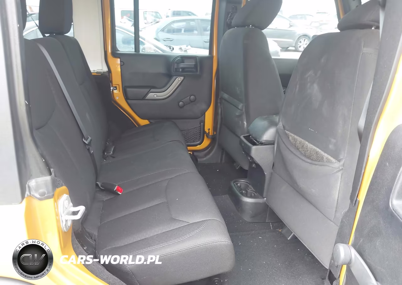 2014 Jeep Wrangler Unlimited Sport VIN:1C4BJWDG7EL252902 - 8