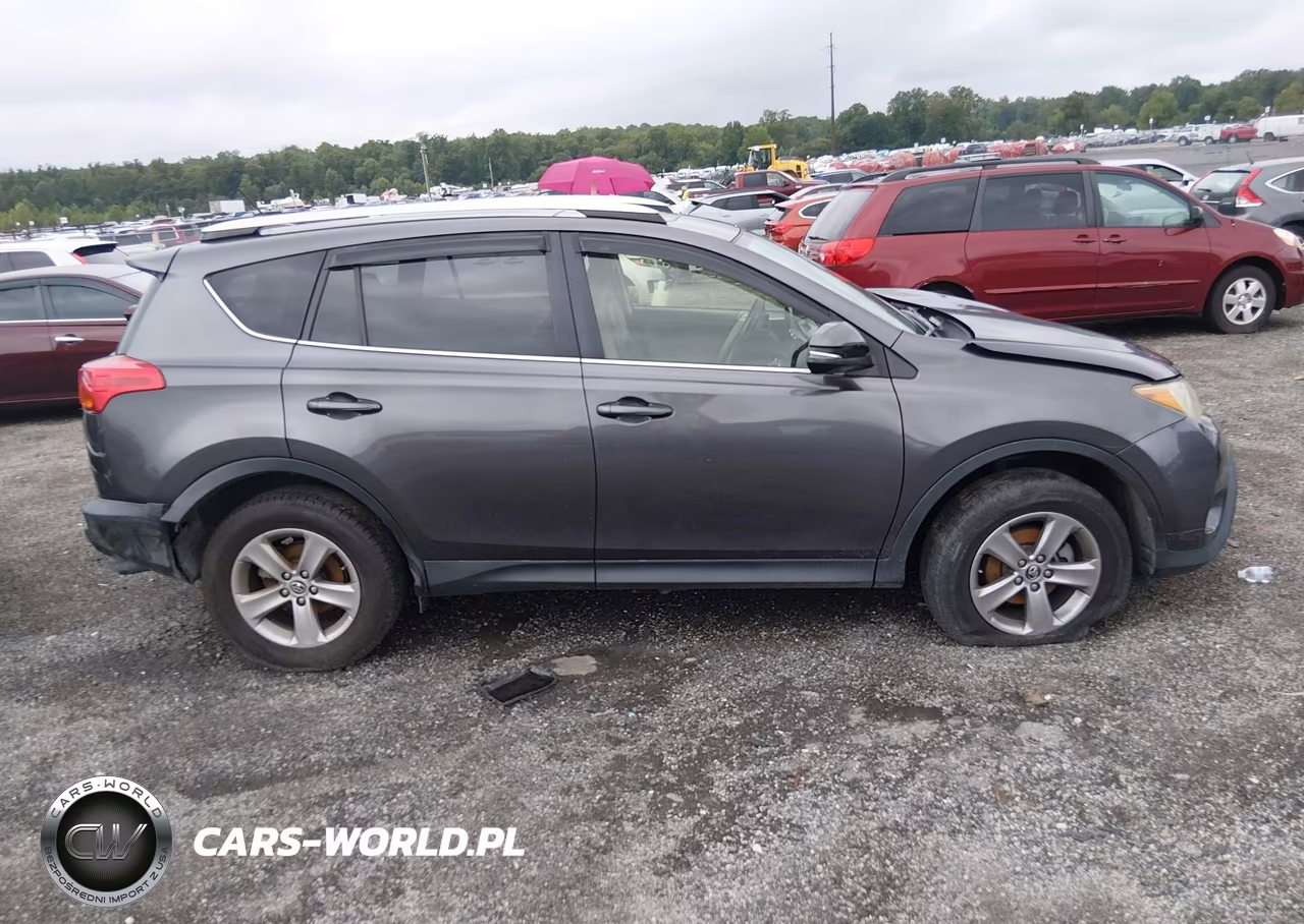 2015 Toyota Rav4 Xle VIN:JTMRFREV4FJ045170 - 13