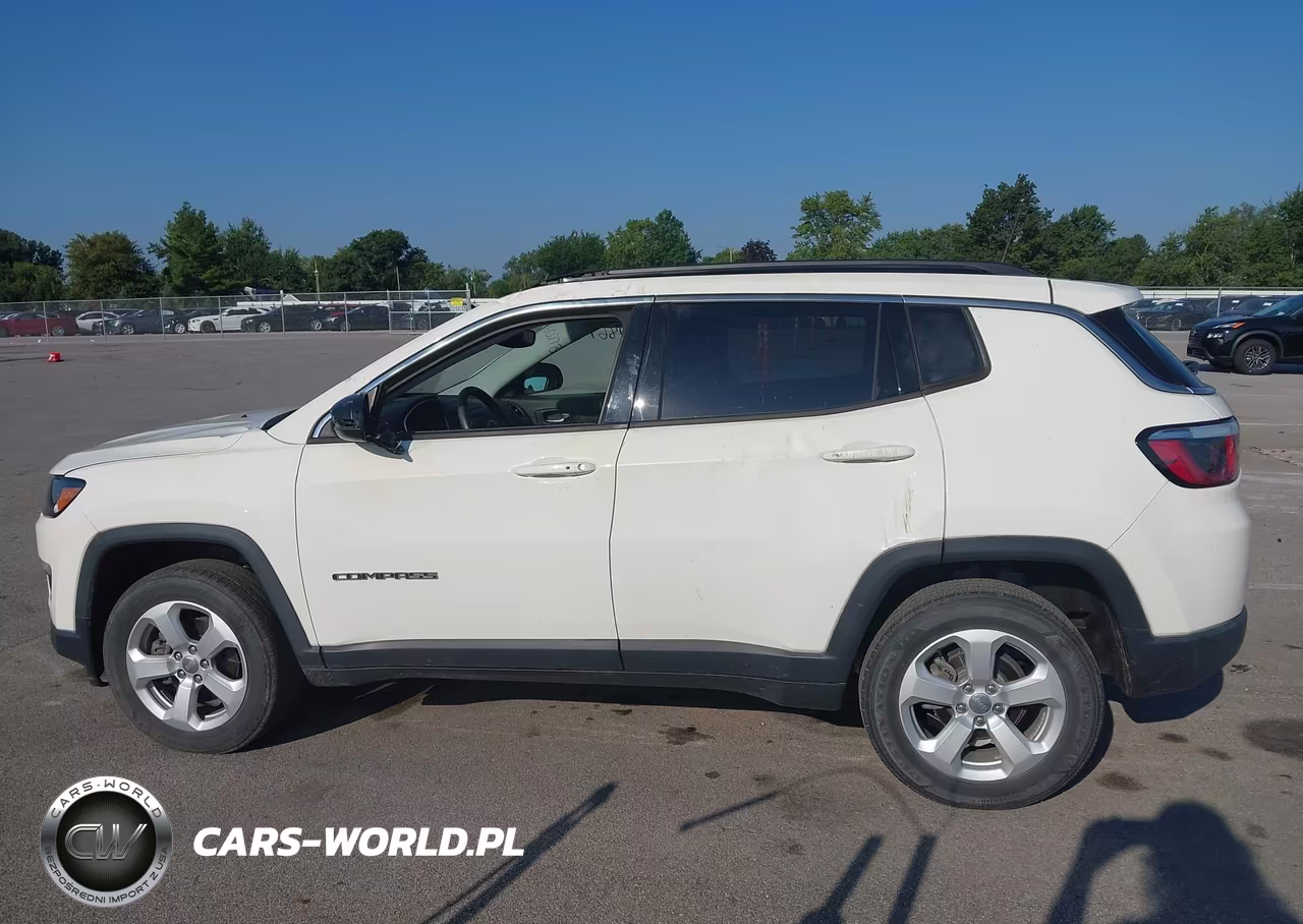 2018 Jeep Compass Latitude 4X4 VIN:3C4NJDBB1JT331635 - 15