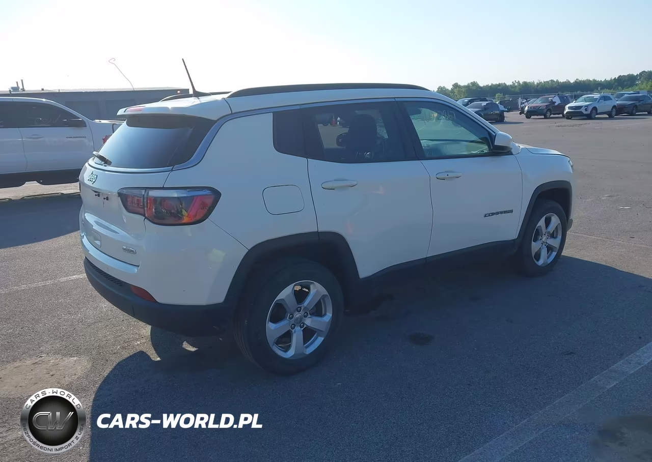 2018 Jeep Compass Latitude 4X4 VIN:3C4NJDBB1JT331635 - 4