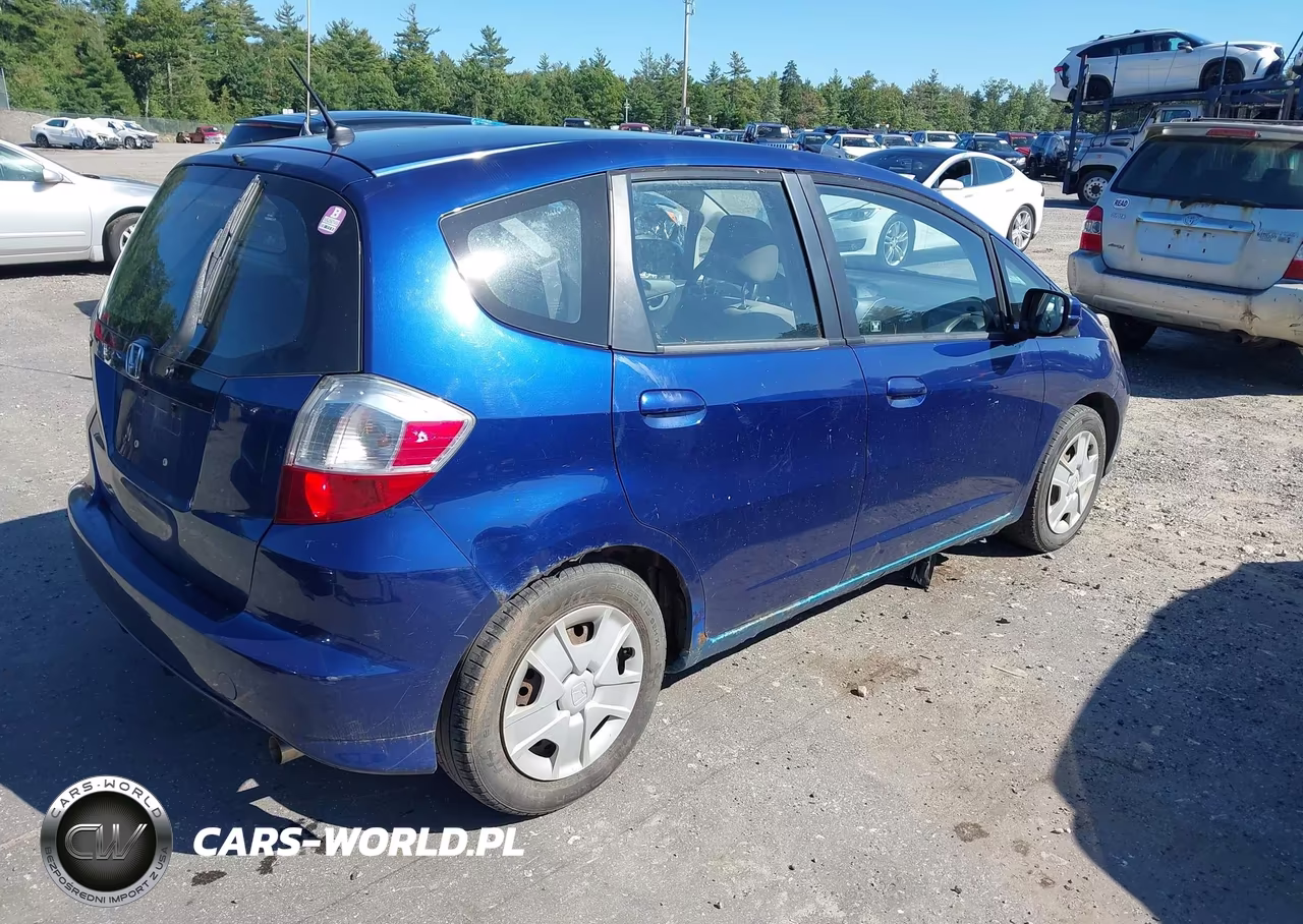 2013 Honda Fit VIN:JHMGE8G30DC032190 - 4