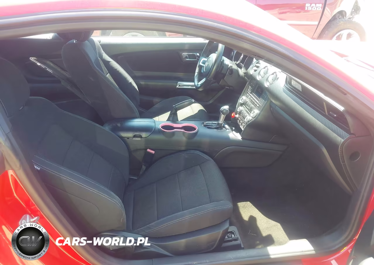 2017 Ford Mustang V6 VIN:1FA6P8AM0H5309011 - 5