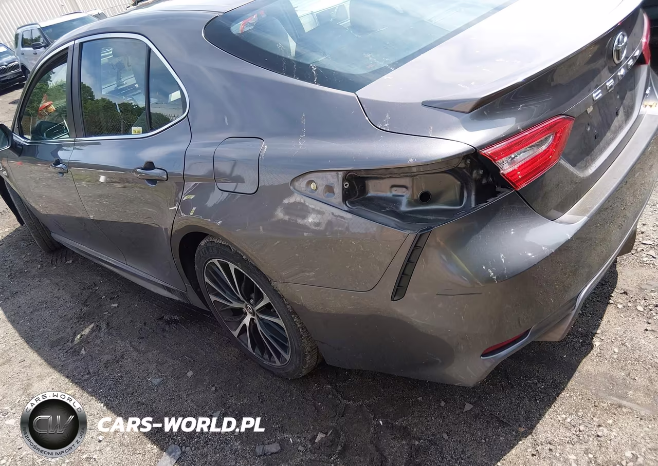 2018 Toyota Camry Se VIN:4T1B11HK9JU657919 - 3