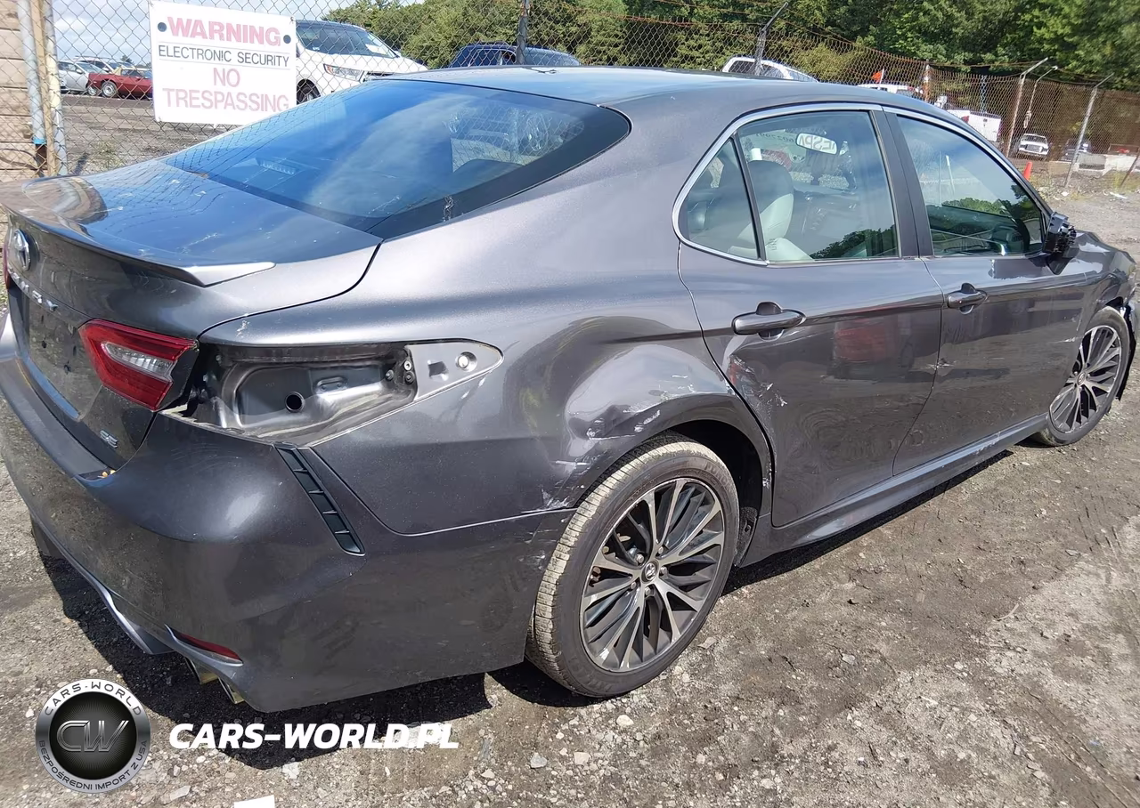 2018 Toyota Camry Se VIN:4T1B11HK9JU657919 - 4
