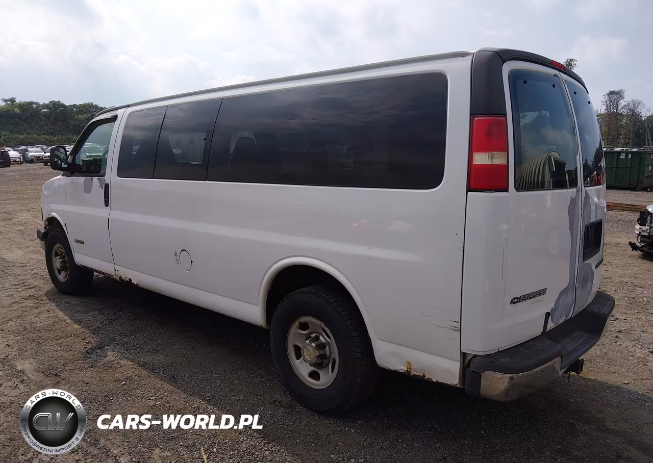 2005 Chevrolet Express VIN:1GAHG39U751161610 - 3