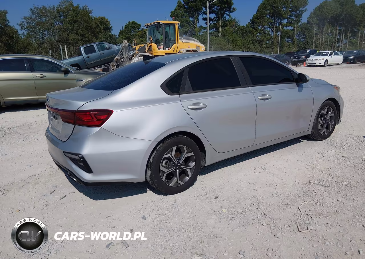 2020 Kia Forte Lxs VIN:3KPF24AD3LE157207 - 4