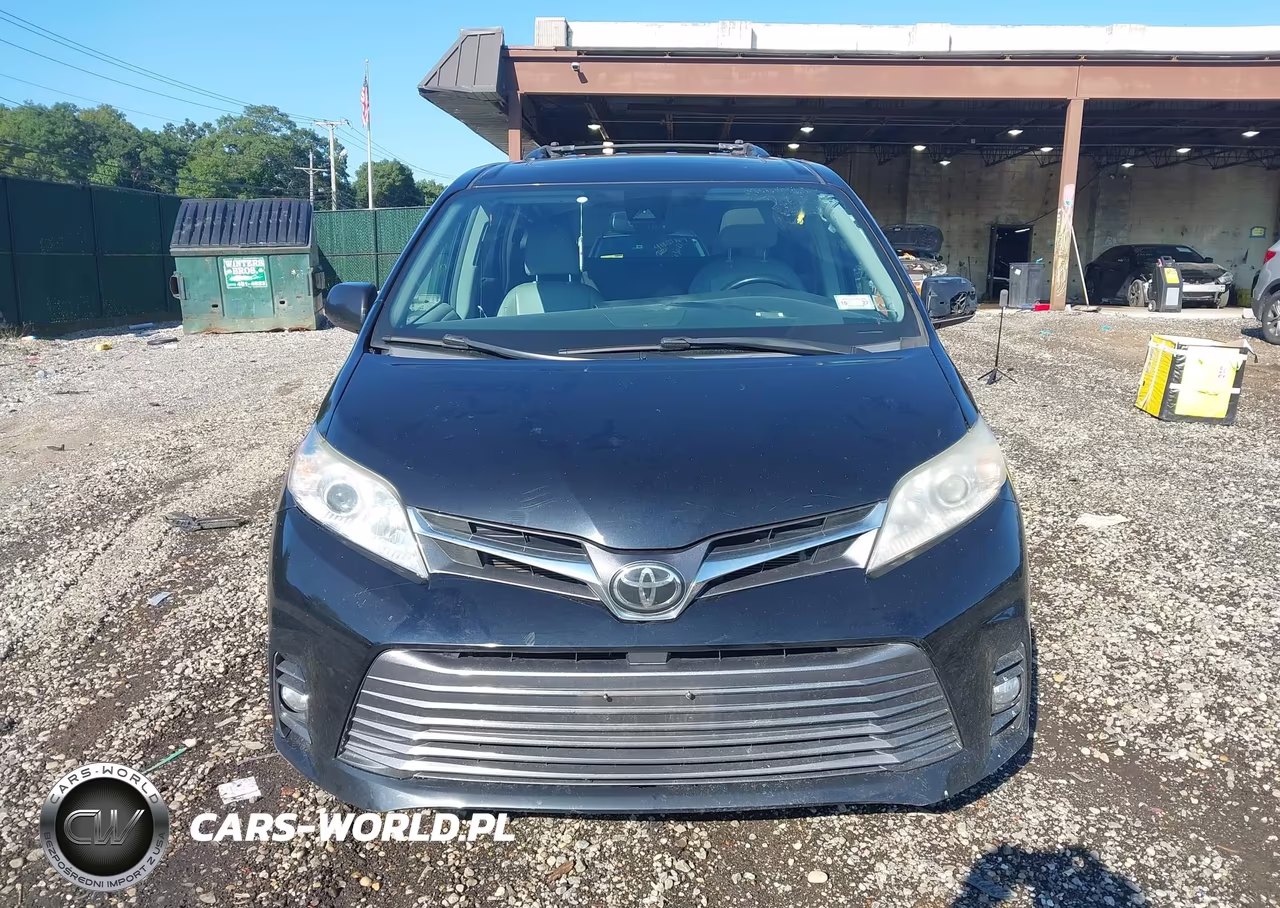 2018 Toyota Sienna Xle 7 Passenger VIN:5TDDZ3DC4JS197198 - 12