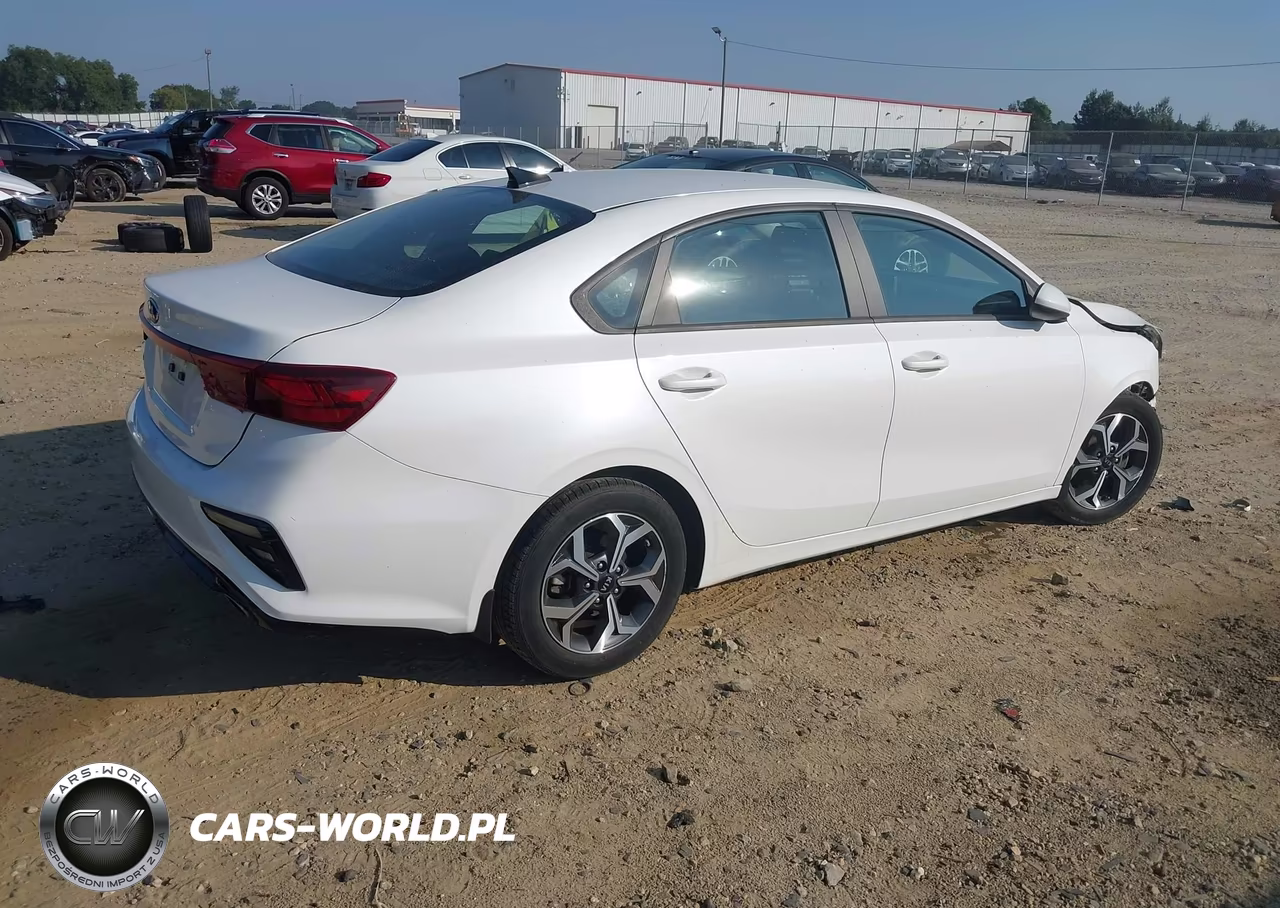 2021 Kia Forte Lxs VIN:3KPF24AD9ME401671 - 4