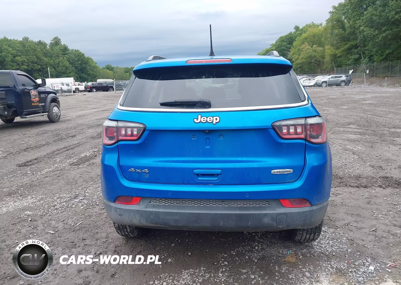 2018 Jeep Compass Latitude 4X4 VIN:3C4NJDBB7JT249960 - 16