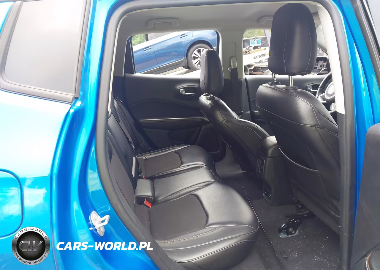 2018 Jeep Compass Latitude 4X4 VIN:3C4NJDBB7JT249960 - 8