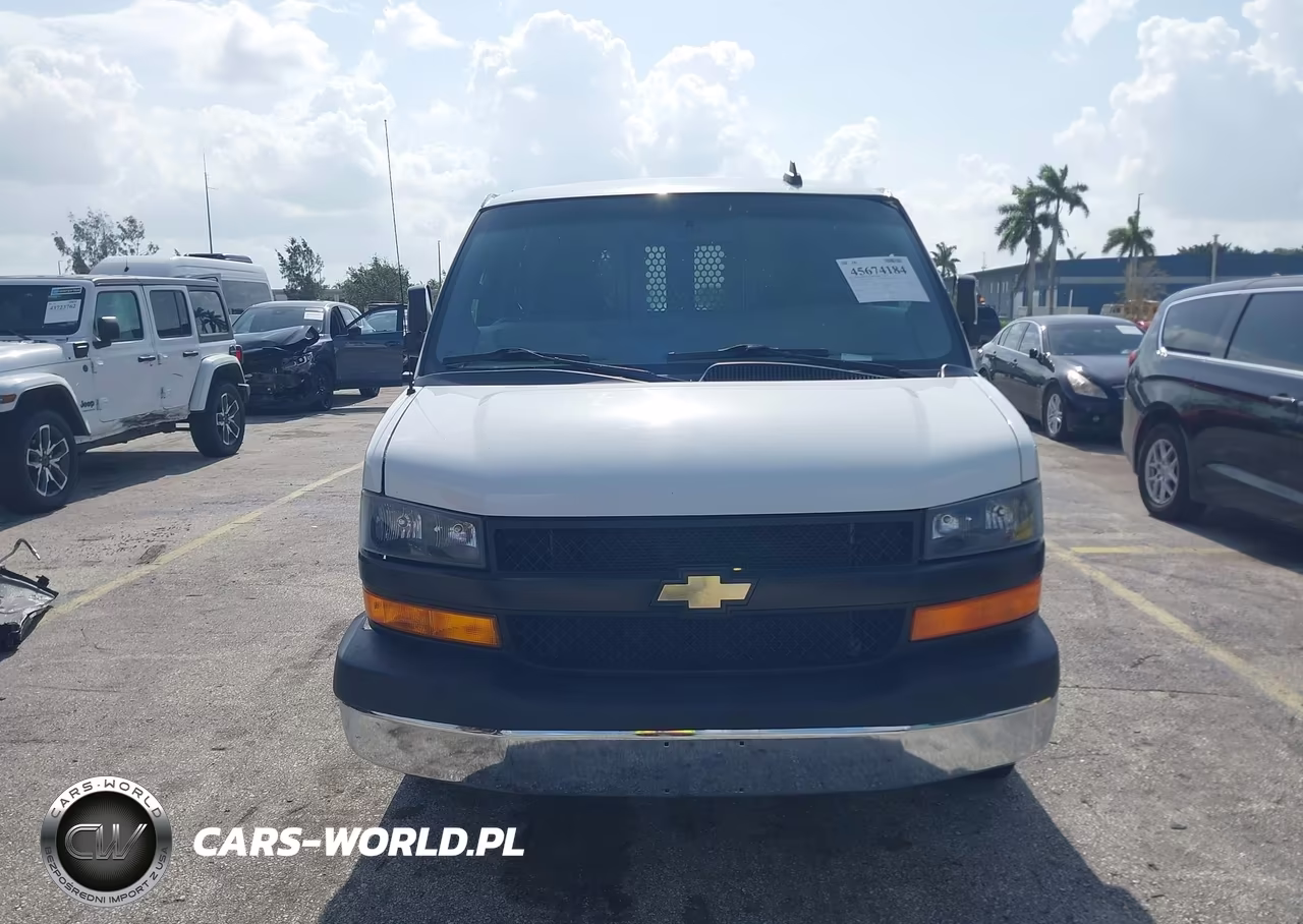 2021 Chevrolet Express G2500 VIN:1GCWGAF14M1312141 - 13