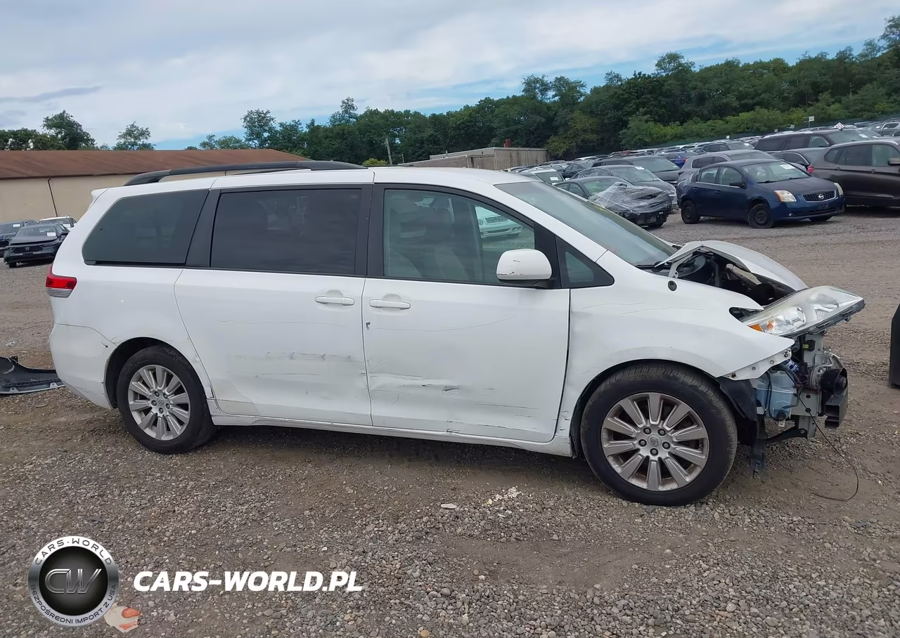 2014 Toyota Sienna Le 7 Passenger VIN:5TDJK3DC7ES082009 - 13