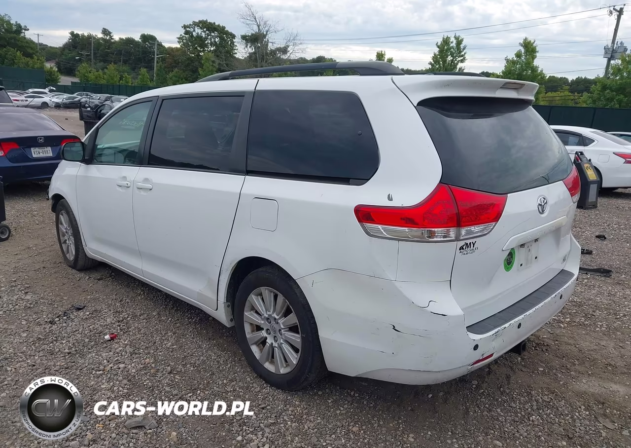 2014 Toyota Sienna Le 7 Passenger VIN:5TDJK3DC7ES082009 - 3