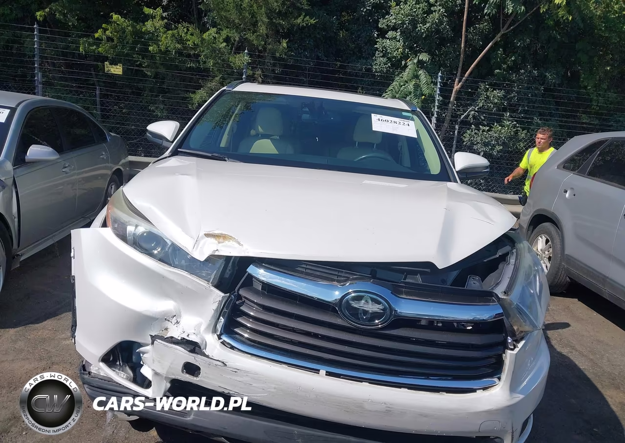 2015 Toyota Highlander Limited Platinum V6 VIN:5TDYKRFH2FS110150 - 6