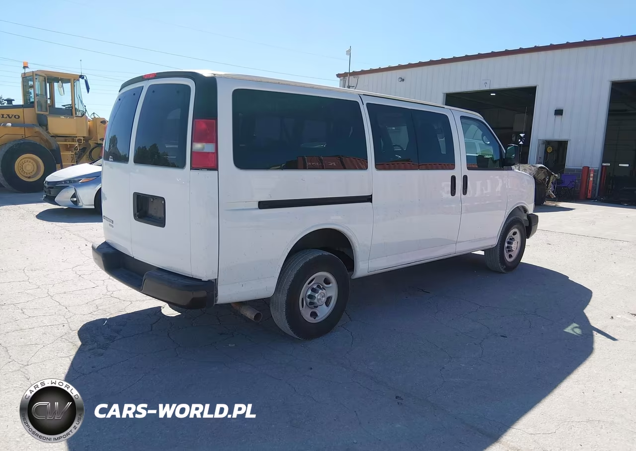 2015 Chevrolet Express 2500 Ls VIN:1GNWGPFG8F1270641 - 4