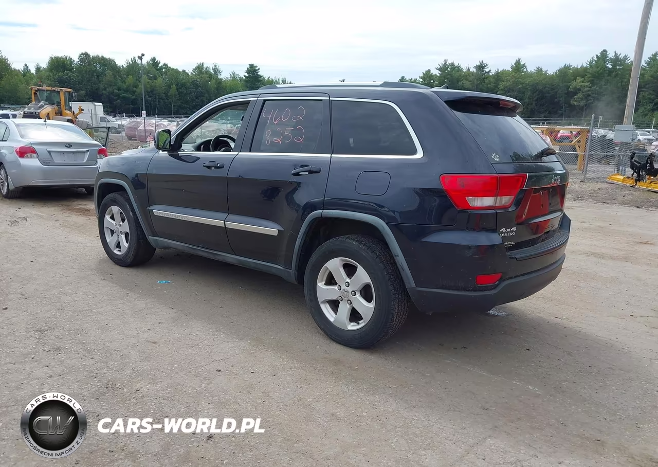 2011 Jeep Grand Cherokee Laredo VIN:1J4RR4GG3BC540512 - 3