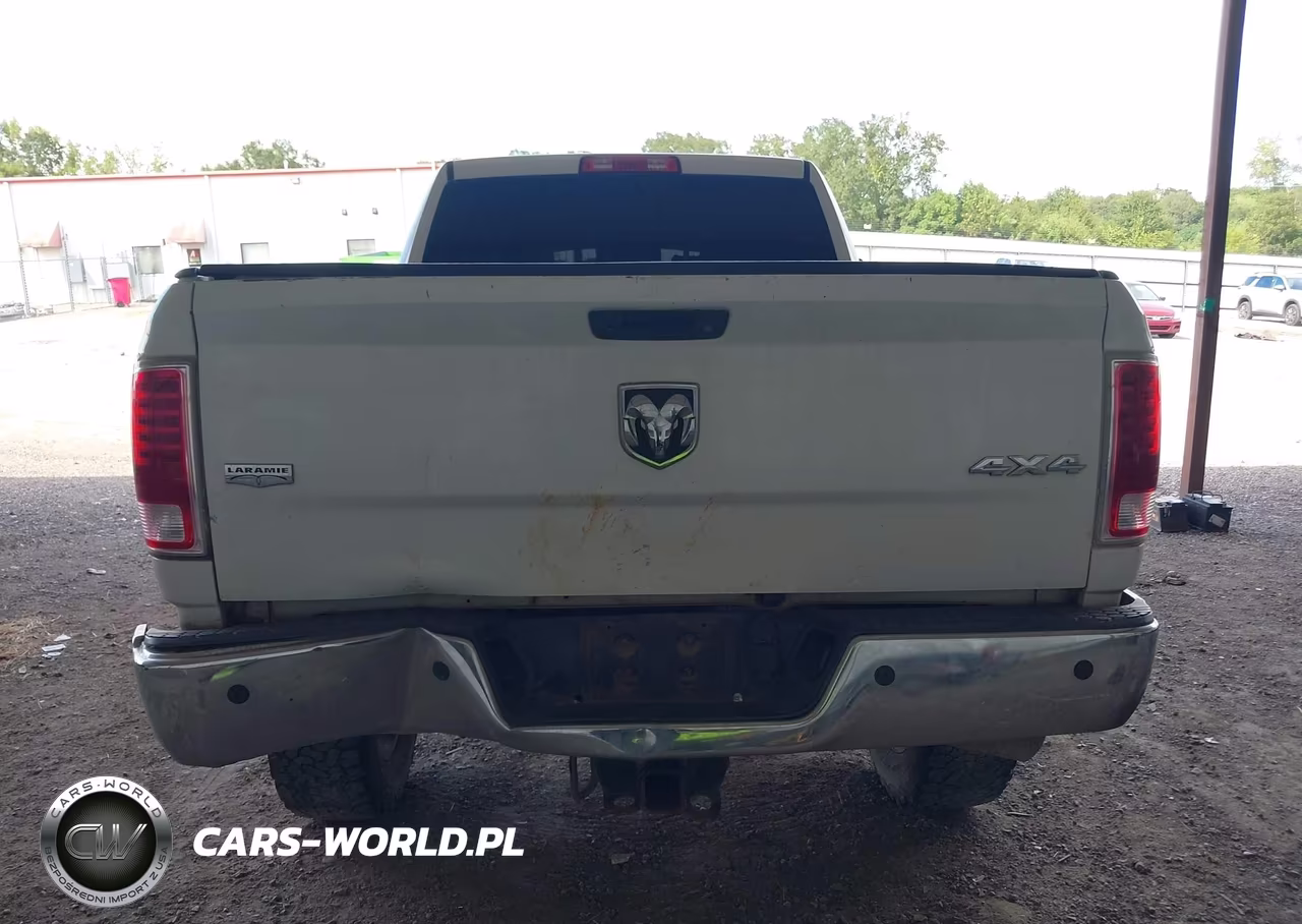 2015 Ram 2500 Laramie VIN:3C6UR5NLXFG627792 - 16