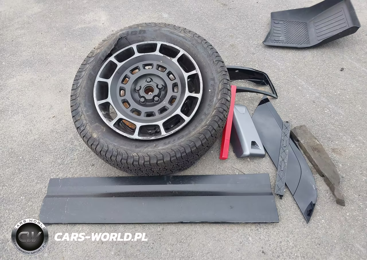 2026 Land Rover Defender P635 Octa-P635 Octa Black VIN:SALEZEE96T2502402 - 12